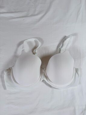 Ambrielle White Smooth T-Shirt Bra‎ with Light Molded Cups
